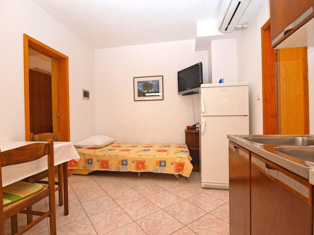 Apartment Elda 1455 Fazana Bagian luar foto